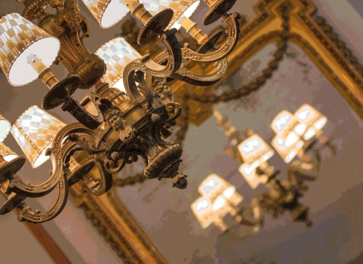 Acomodação com café da manhã  Louise Sur Cour 4*